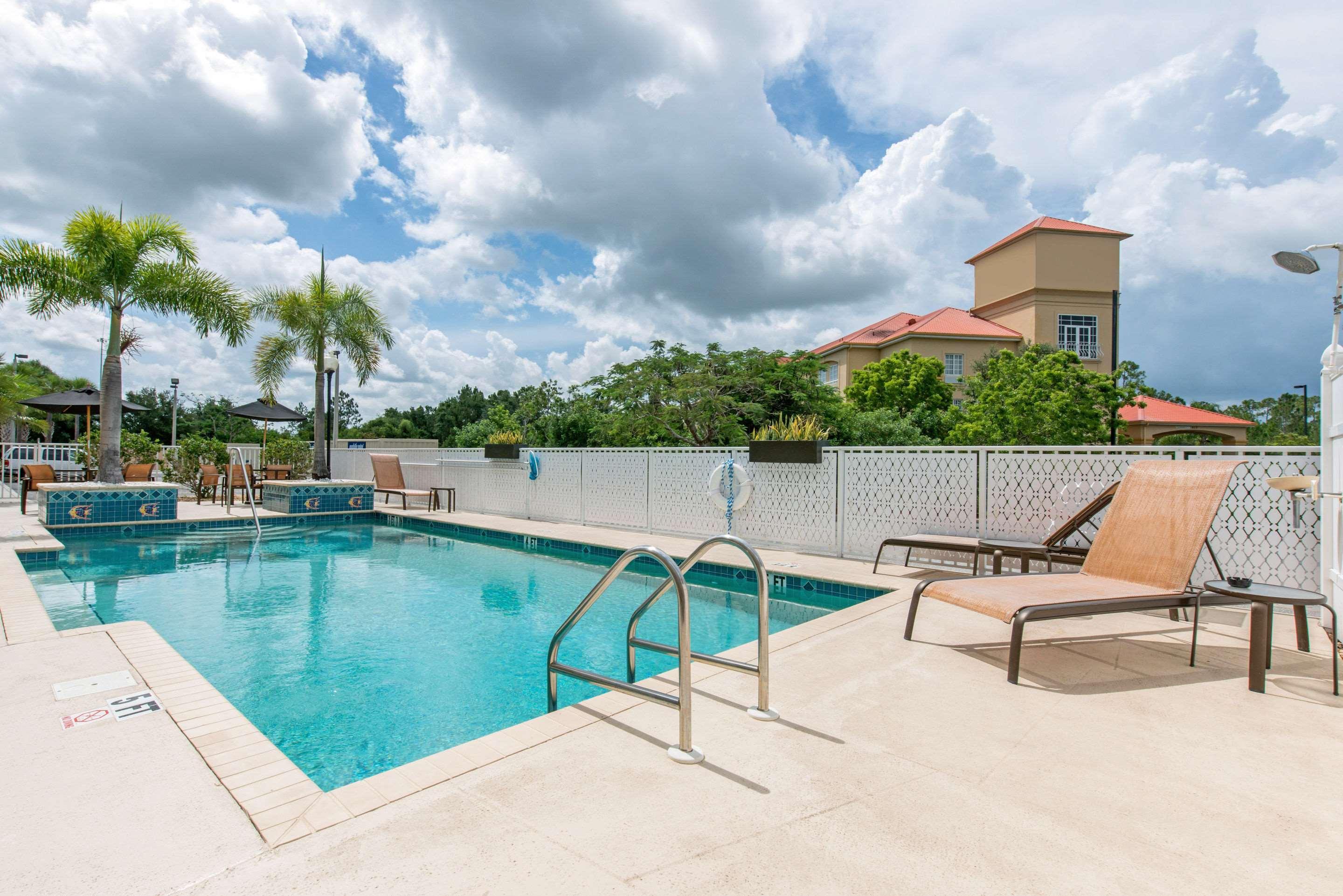Sleep Inn & Suites Port Charlotte-Punta Gorda Экстерьер фото